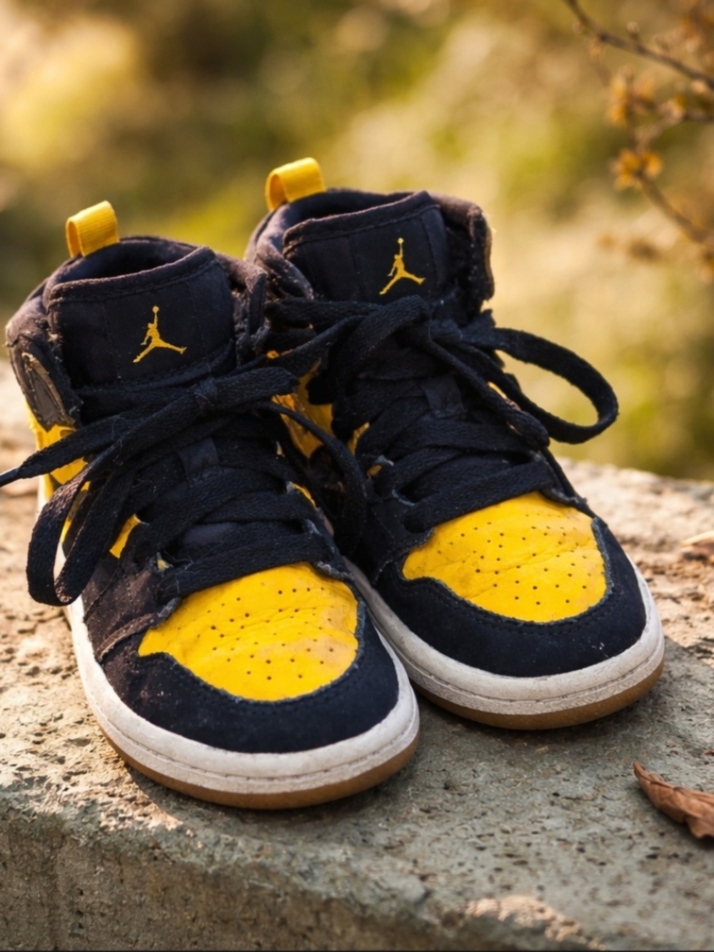 Nike Air Jordan 1 Retro Mid BT  Toddler Yellow Sz 11c